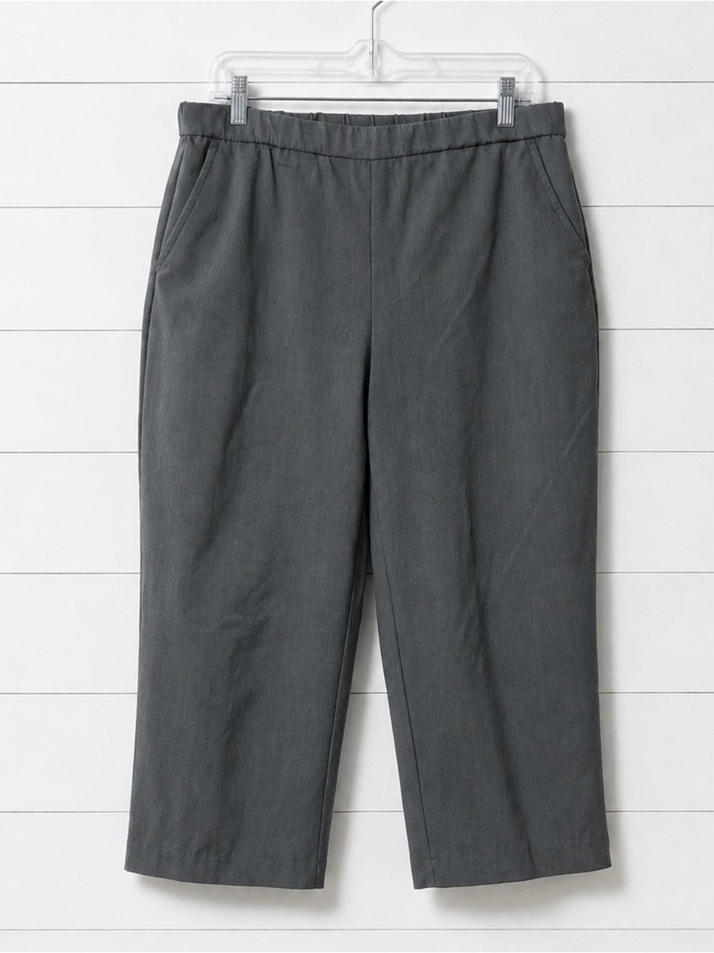 Briggs New York Gray Pull-On Capri Pants Women’s Size 14